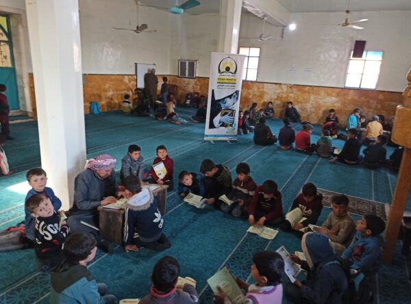 جانب من حلقات تعليم وتحفيظ القرآن في معهد الإمام الشافعي